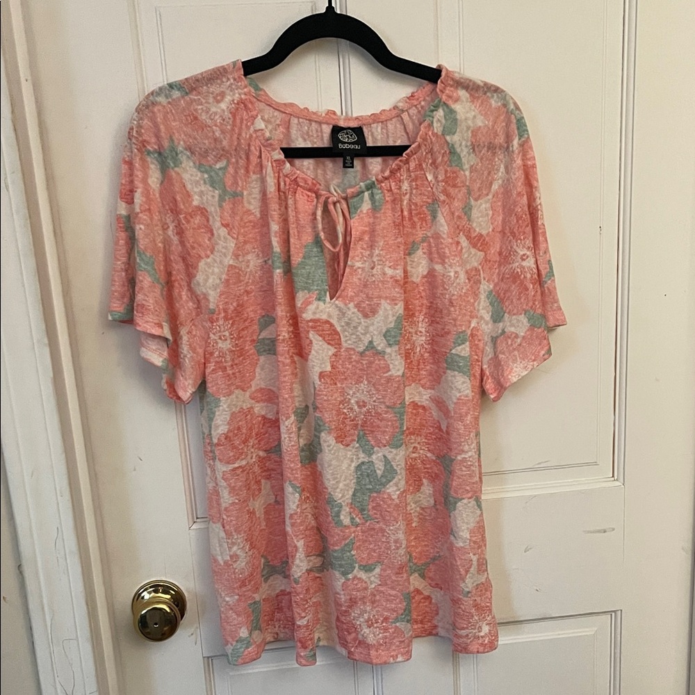 bobeau Coral and Mint Floral Tie-Keyhole Blouse